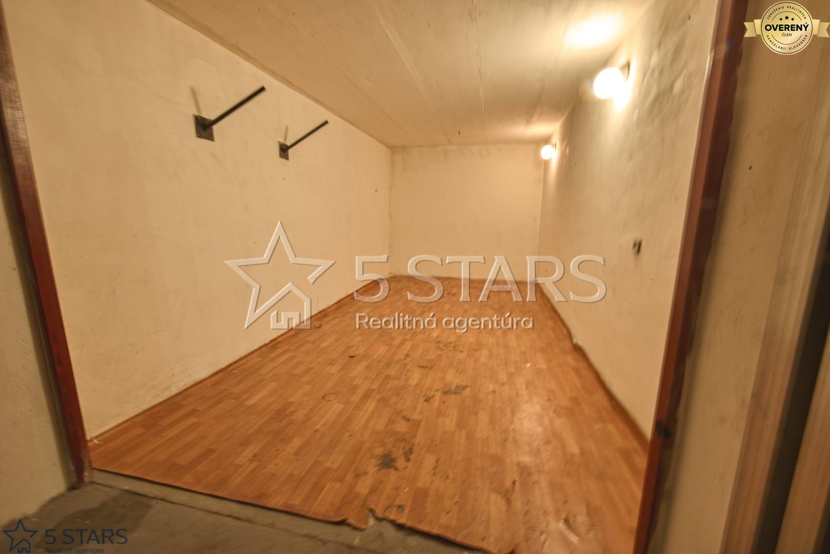 Sale Garage, Garage, Novomeského, Trenčín, Slovakia